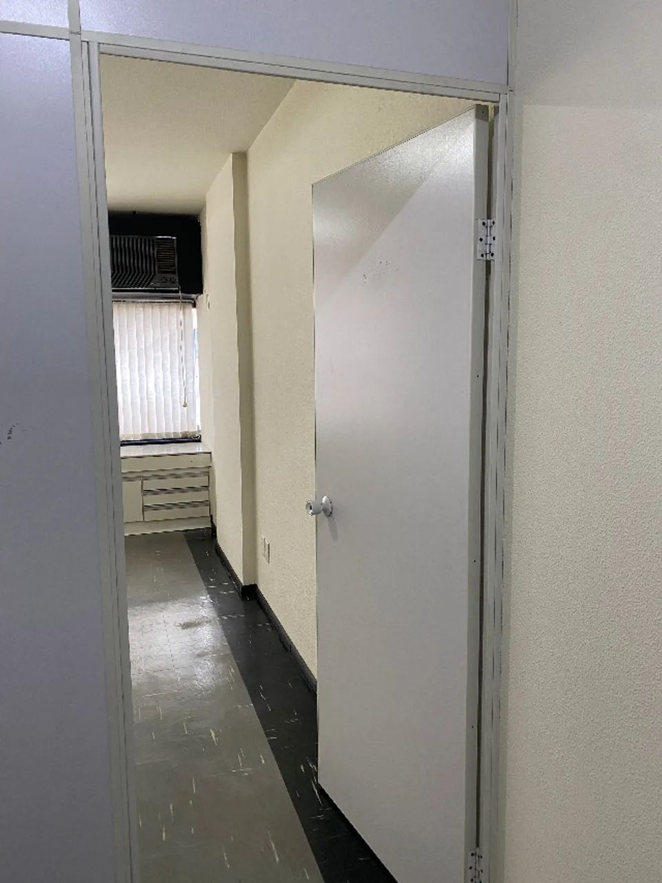 Alugo Sala Comercia Edif Uberlândia 2000Tratar *(whatsapp) - Foto 4
