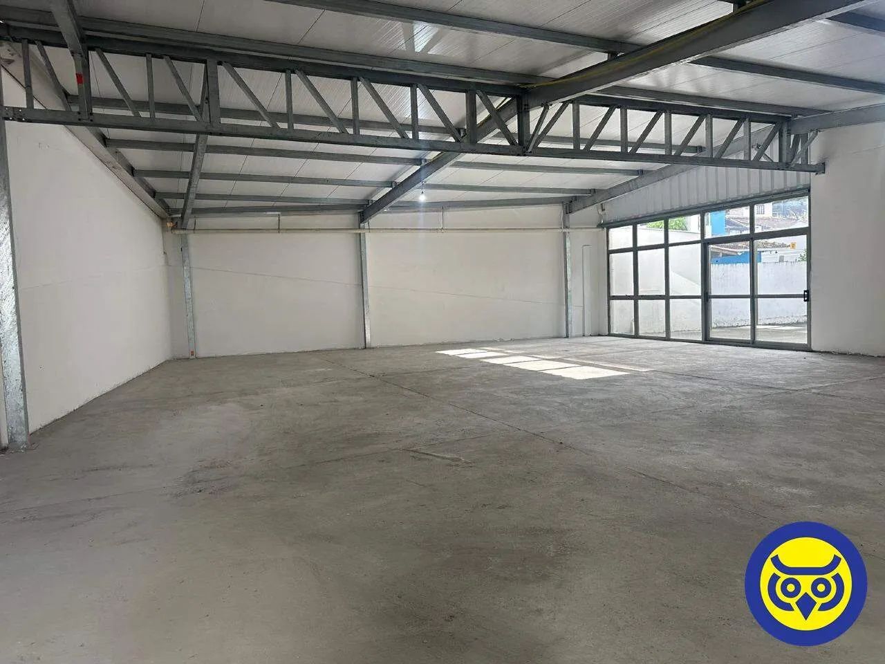 Pavimento Comercial na Trindade