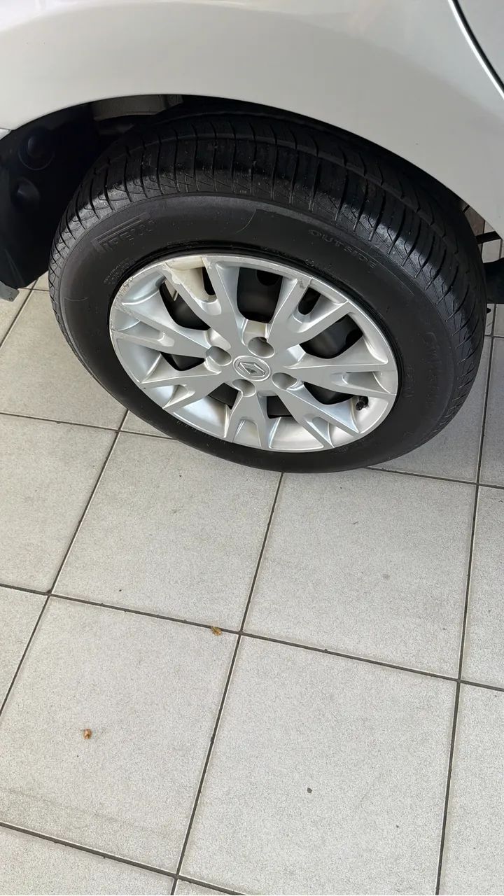 Logan Modelo 2025  - Foto 2