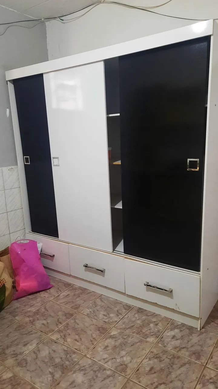 Guarda roupa usado