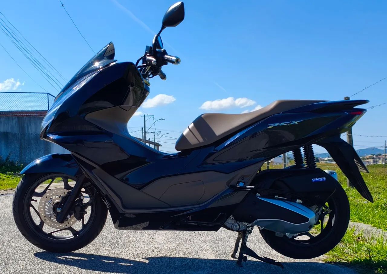 PCX DLX 2025 SUPER NOVA
