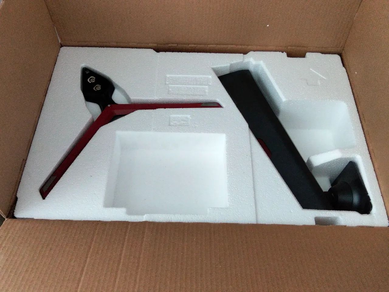 Monitor LG 27 Ultragear 144HZ - Foto 4