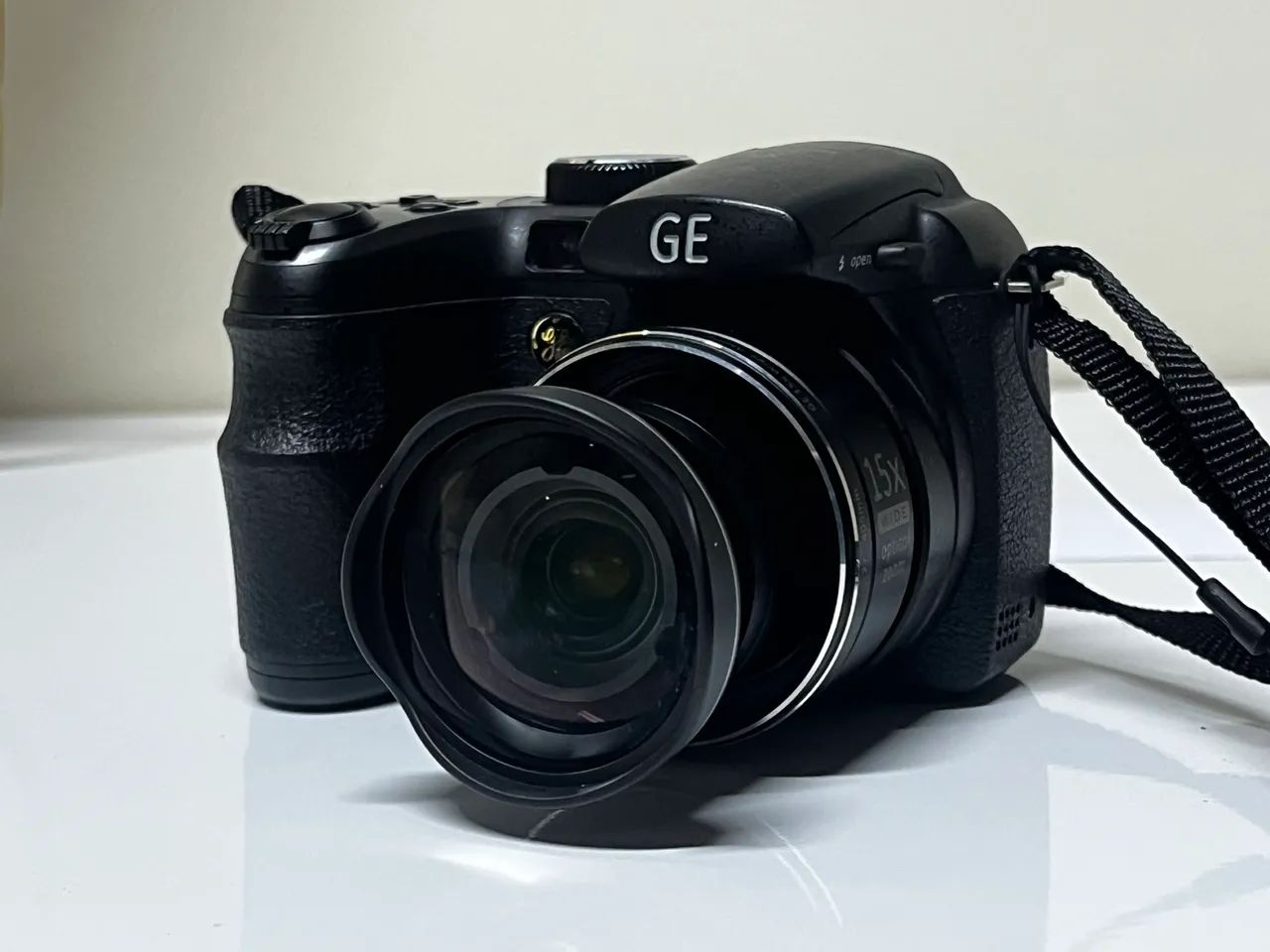 Câmera GE X400 Semiprofissional