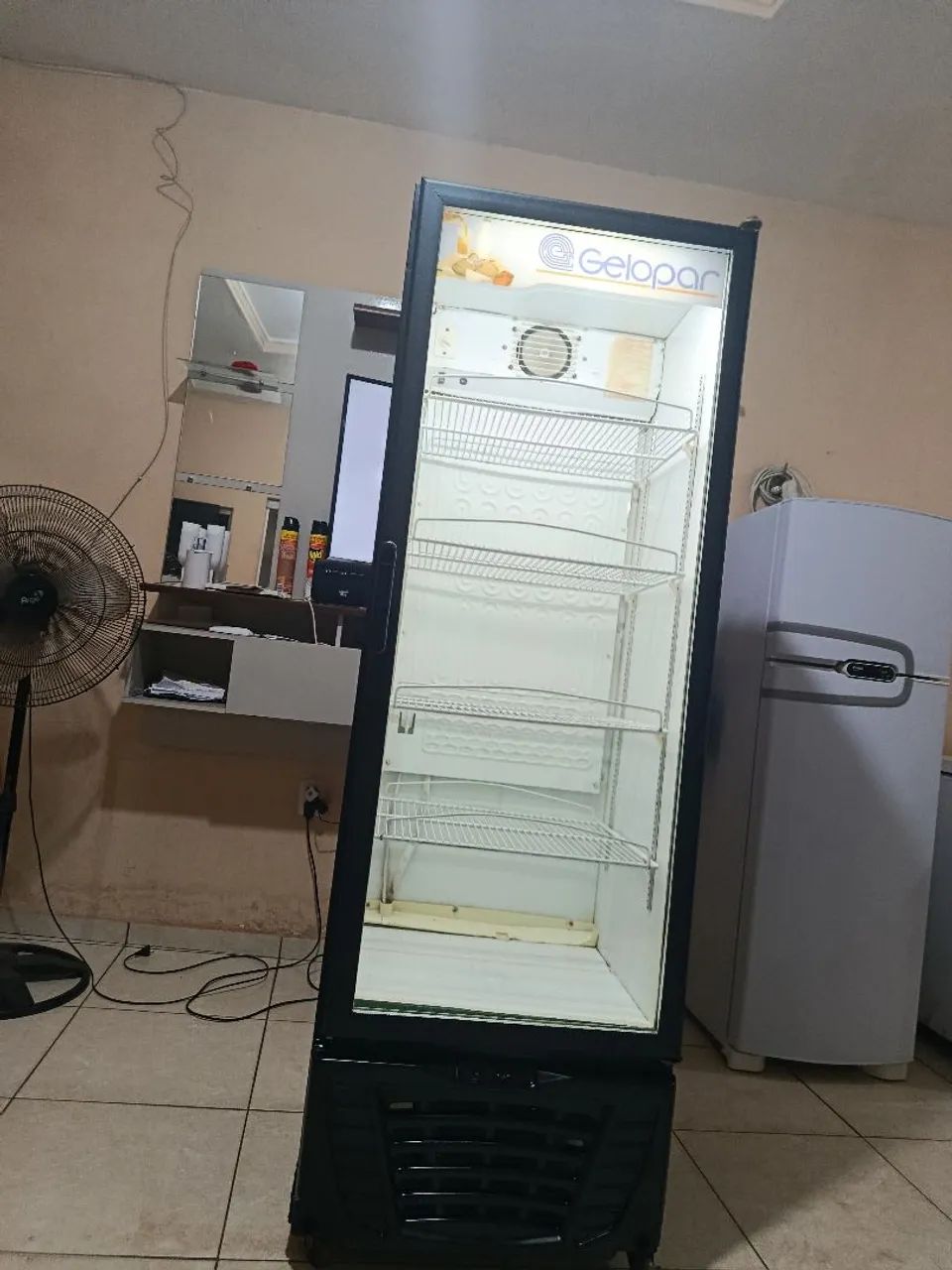 Expositor semi-novo zap *