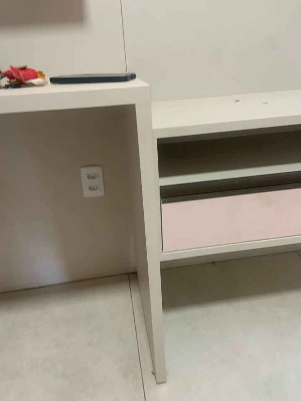 Escrivaninha com painel, e gavetas  - Foto 3
