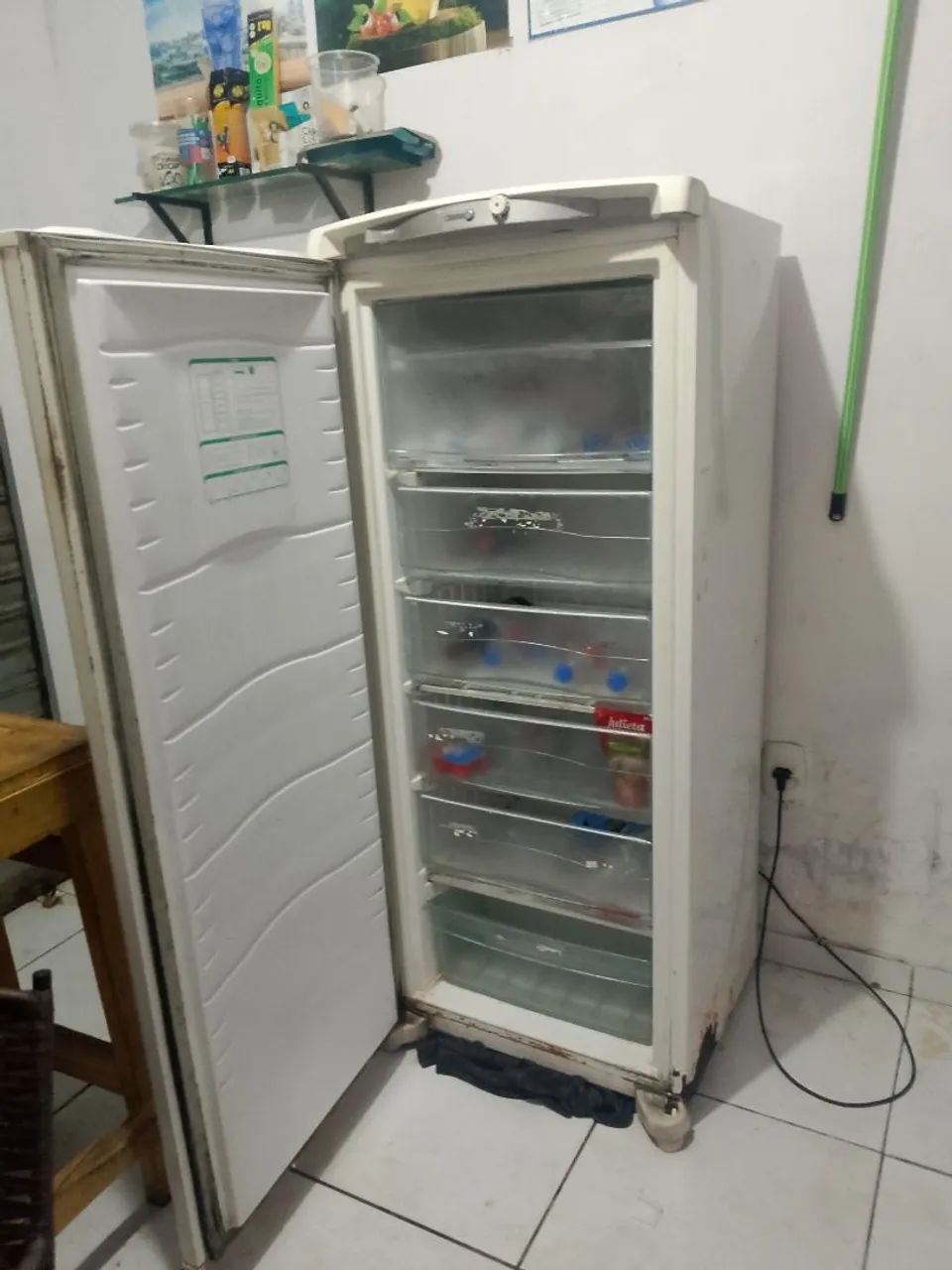 Freezer vertical em perfeito estado  - Foto 2