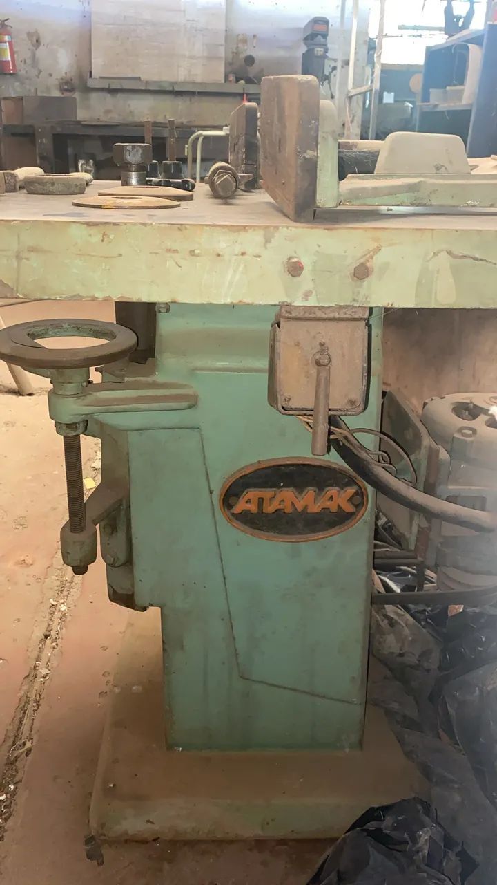 Máquina de marcenaria Tupia profissional marca Atamack