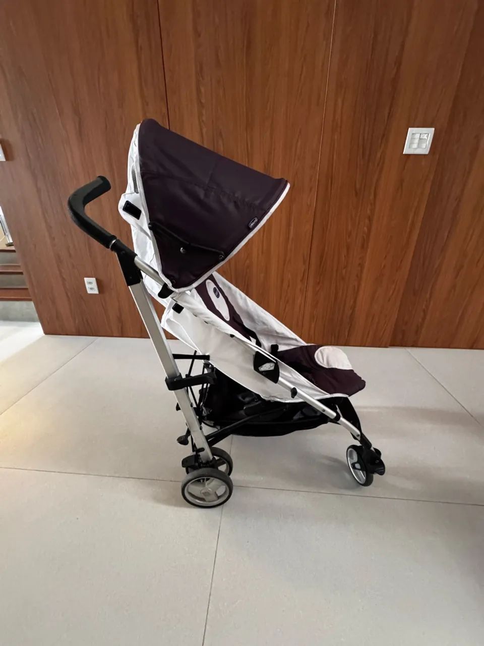 Carrinho de bebê da Chicco muito conservado  - Foto 2