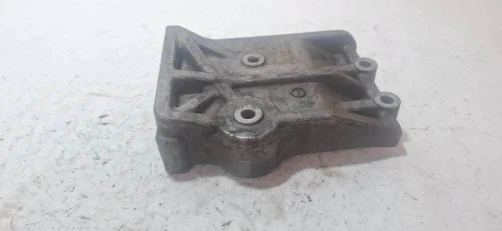 Suporte Do Compressor Ar Pajero Tr4 2013 - Foto 4