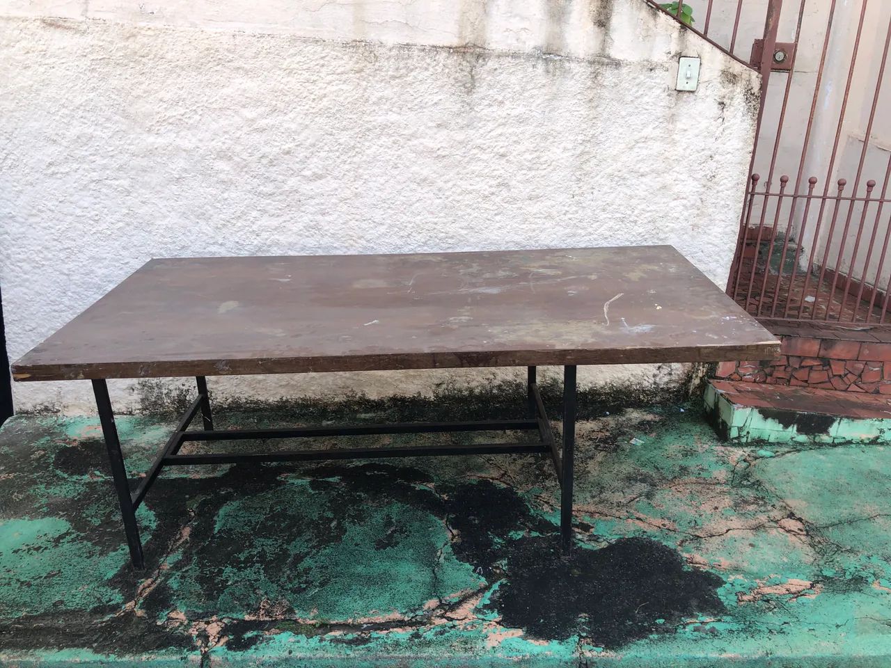 Vende se mesa para grandes eventos 