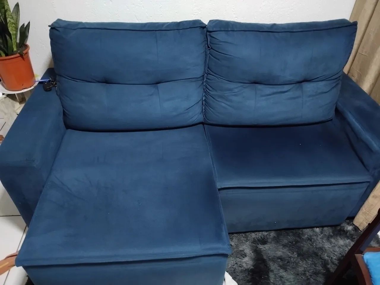 Vendo sofá muito confortável, sem rasgos e bem cuidado. - Foto 2