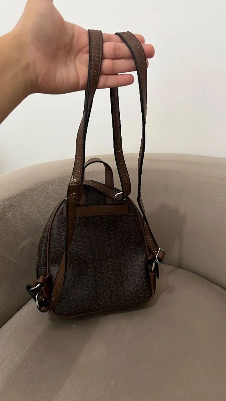 Mochila Guess Monograma Marrom - Foto 3