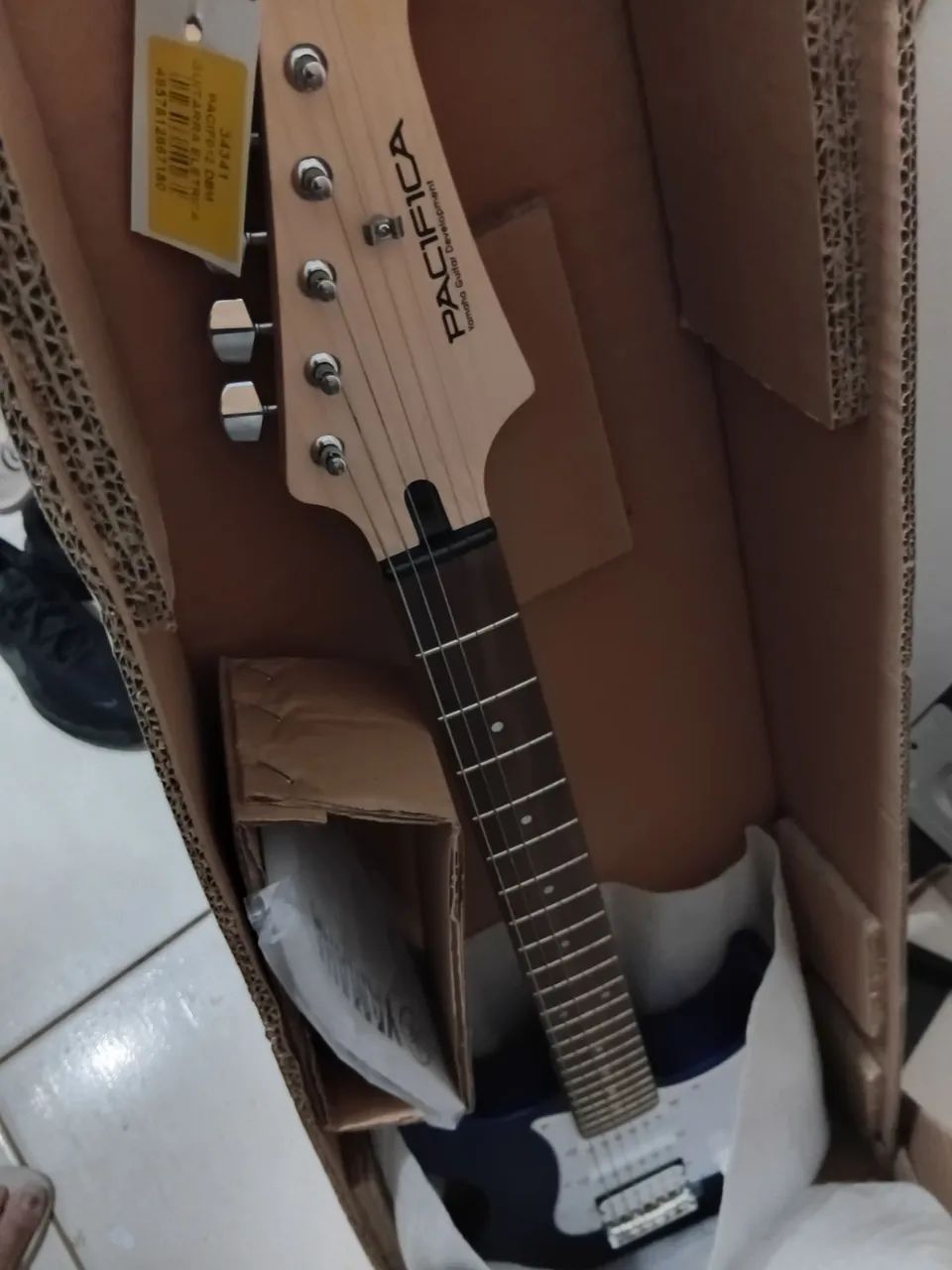 Guitarra nova Yamaha  na cx. Chama no watts *  - Foto 3