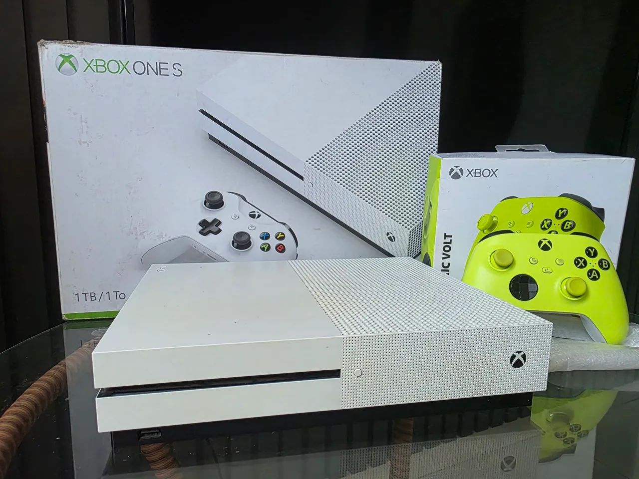 XBOX ONE S 1TB