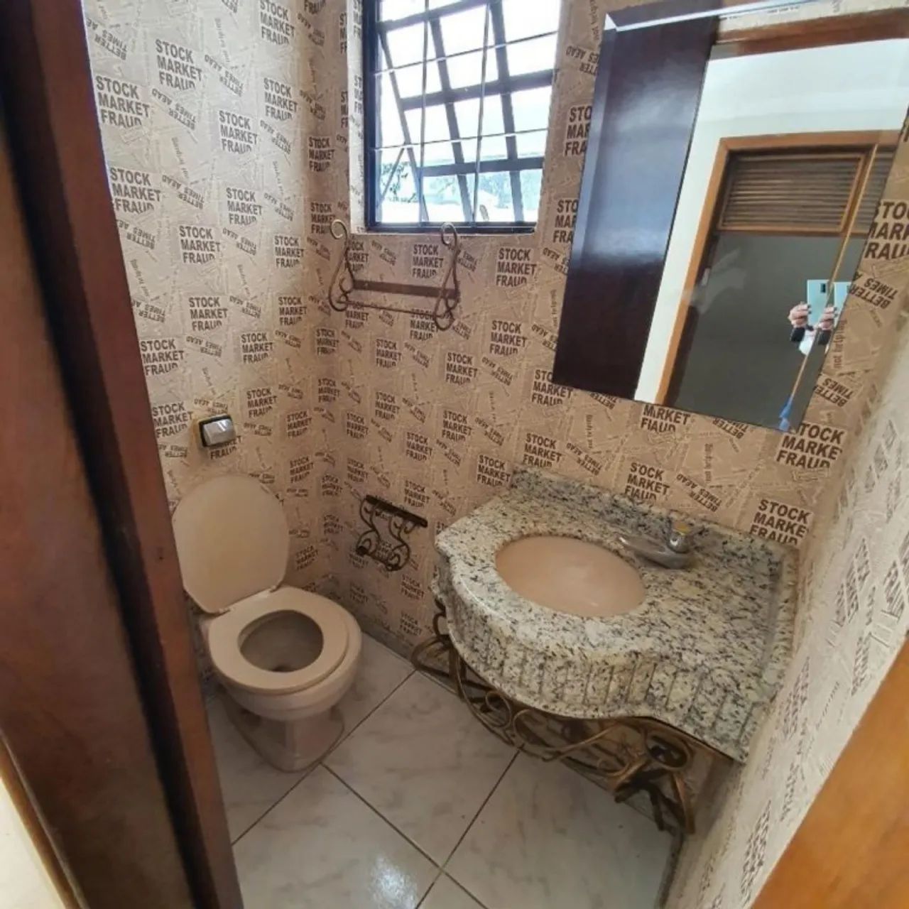 Sobrado com 4 quartos para alugar por R$ 3400.00, 188.00 m2 - ZONA 08 - MARINGA/PR - Foto 3