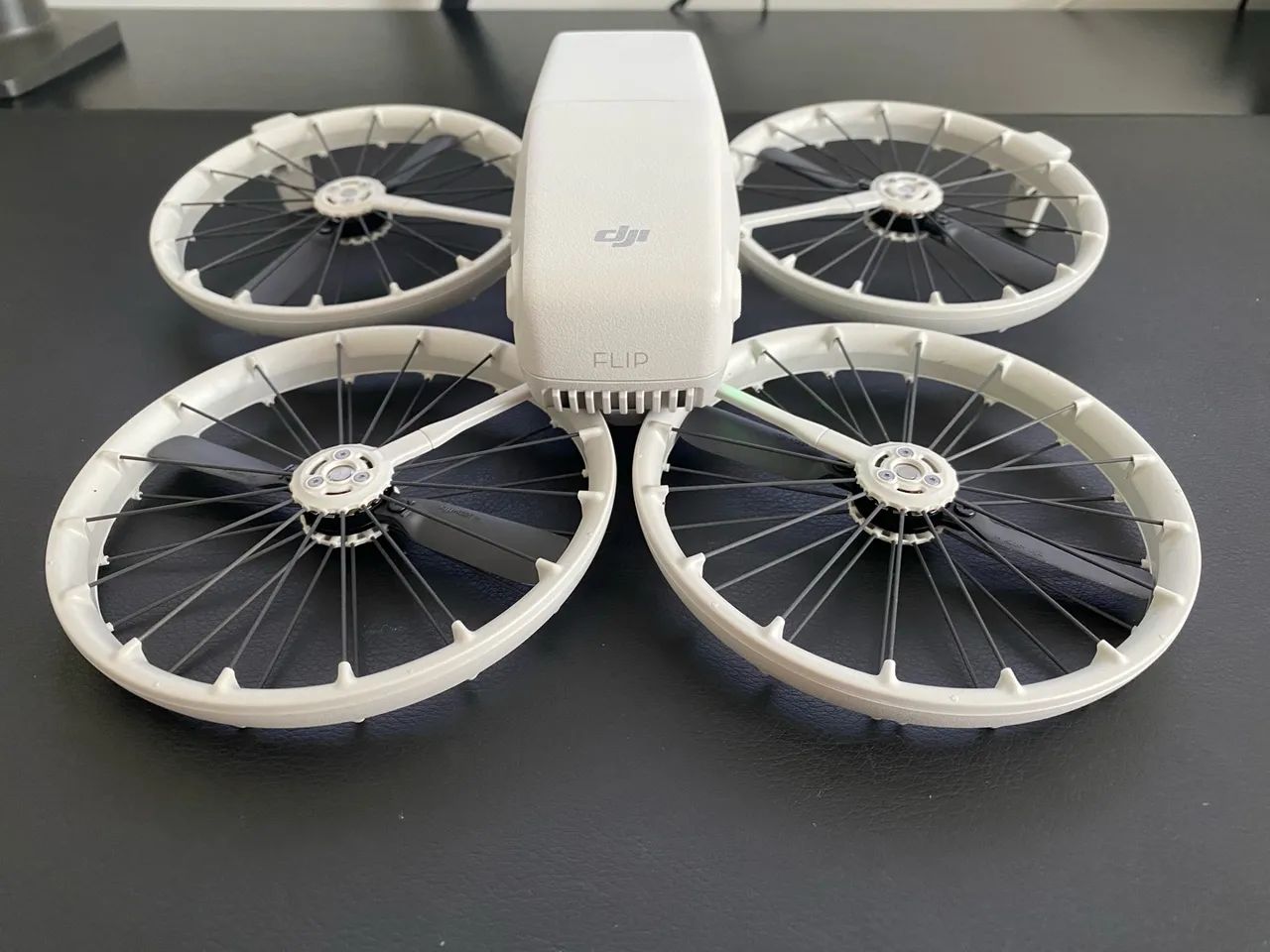 Drone DJI Flip - Fly More Combo c/ Controlo DJI RC 2 (Tela) - Foto 4