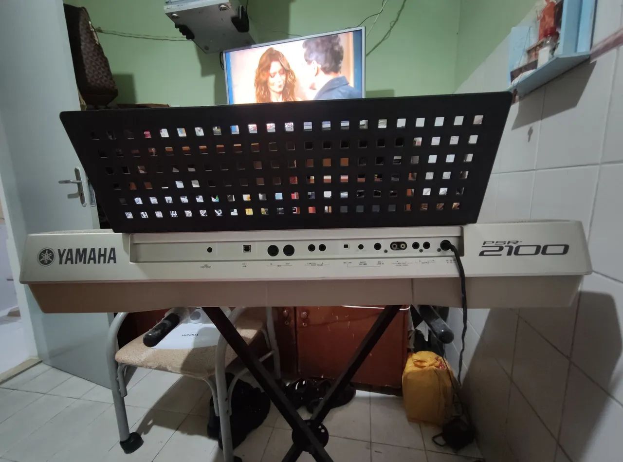 Teclado Yamaha PSR2100 - Foto 5