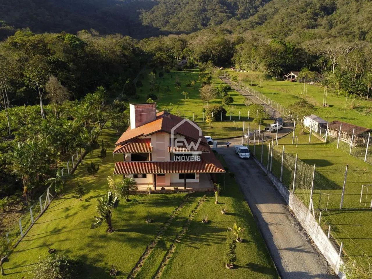 Chácara com Área Total de 40.000m² em Schroeder, SC - Foto 2