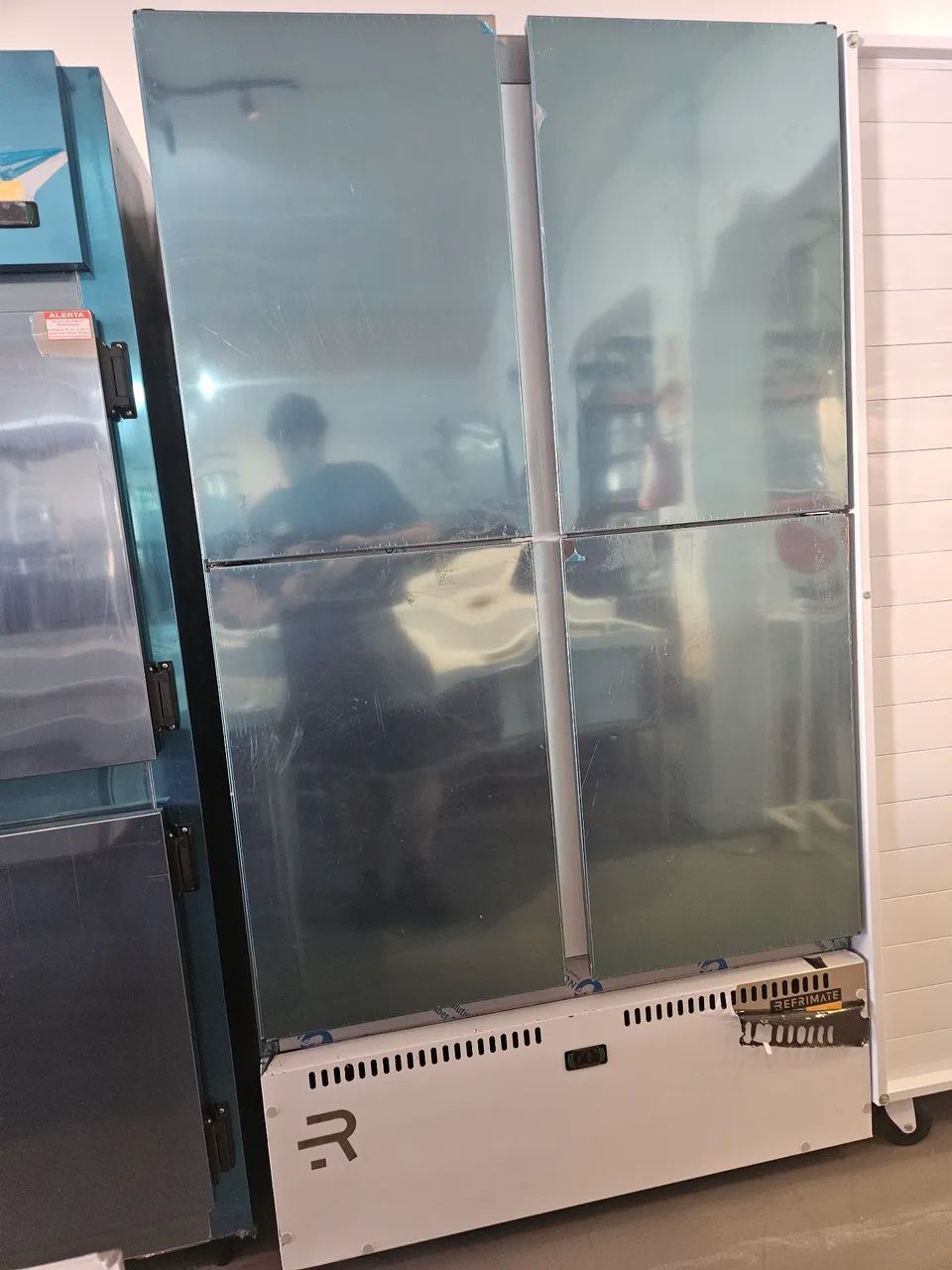 geladeira comercial de inox 4 portas 750L - nova