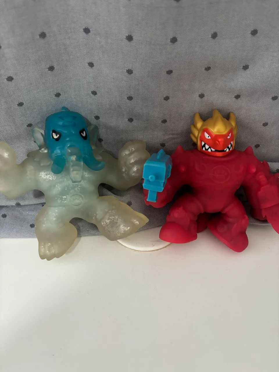 Dois bonecos elásticos GOO JITZU 
