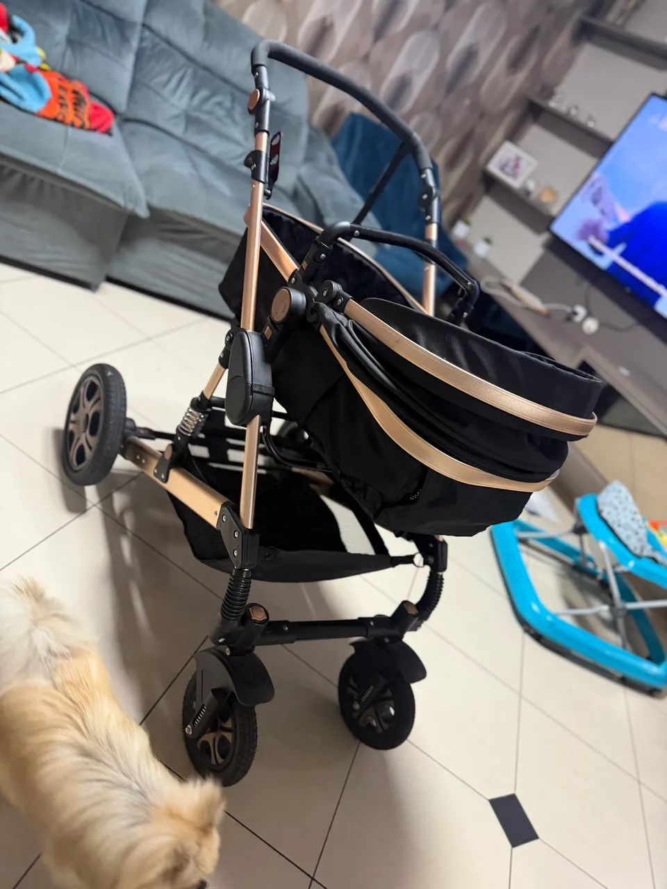 Carrinho de bebê europeu / 3 em 1 / Praticamente zerado  - Foto 4