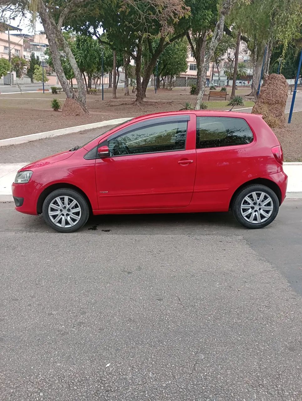 Volkswagen Fox 1.0 MI TOTAL FLEX 8V 3P 2011