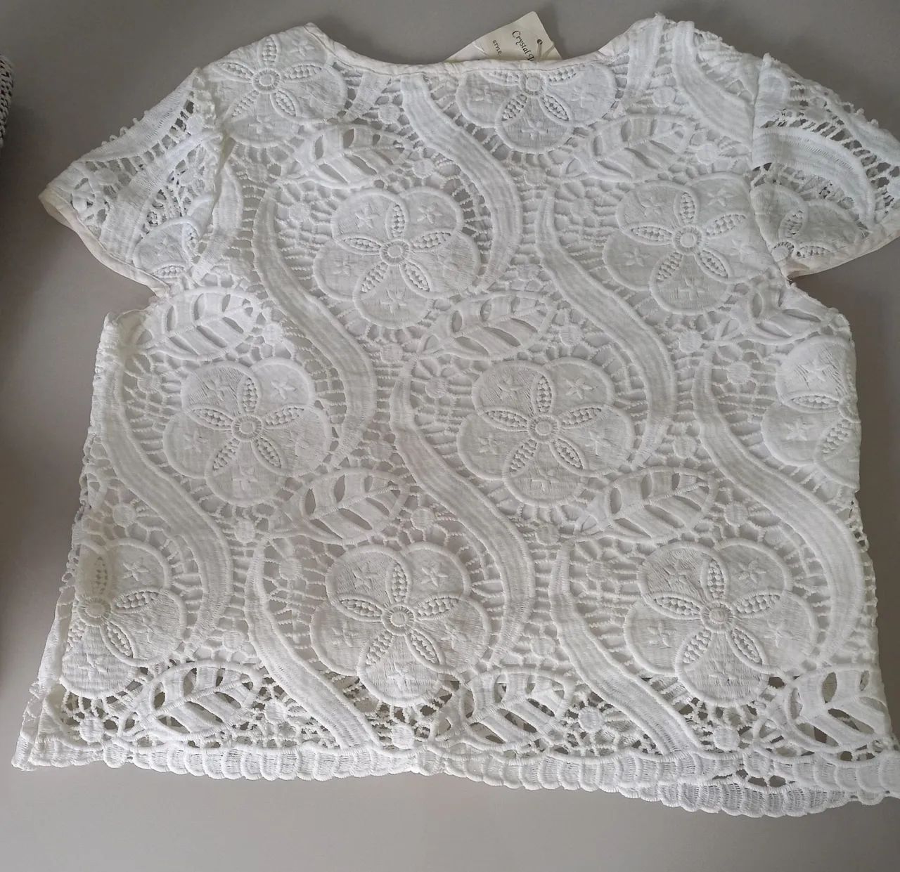 Linda blusa de renda, nova e veste M/G