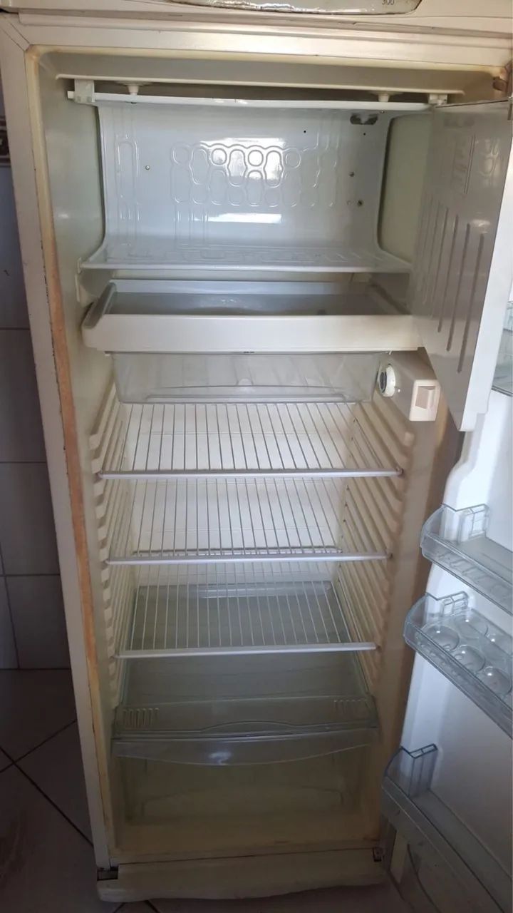 VENDO GELADEIRA BRASTEMP - Foto 2