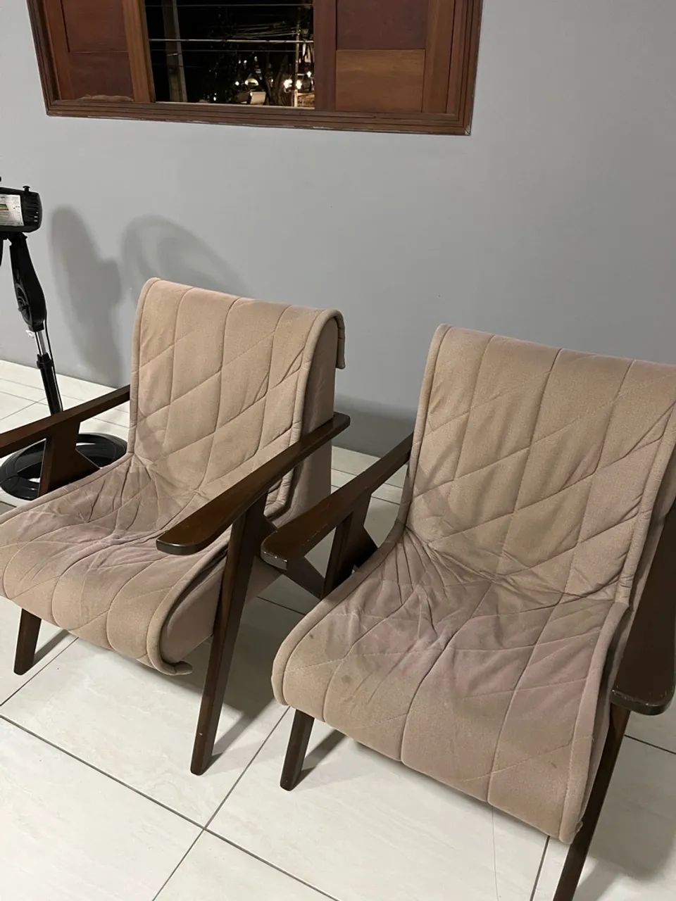 Sofá com 2,53 no tecido + duas poltronas  - Foto 2