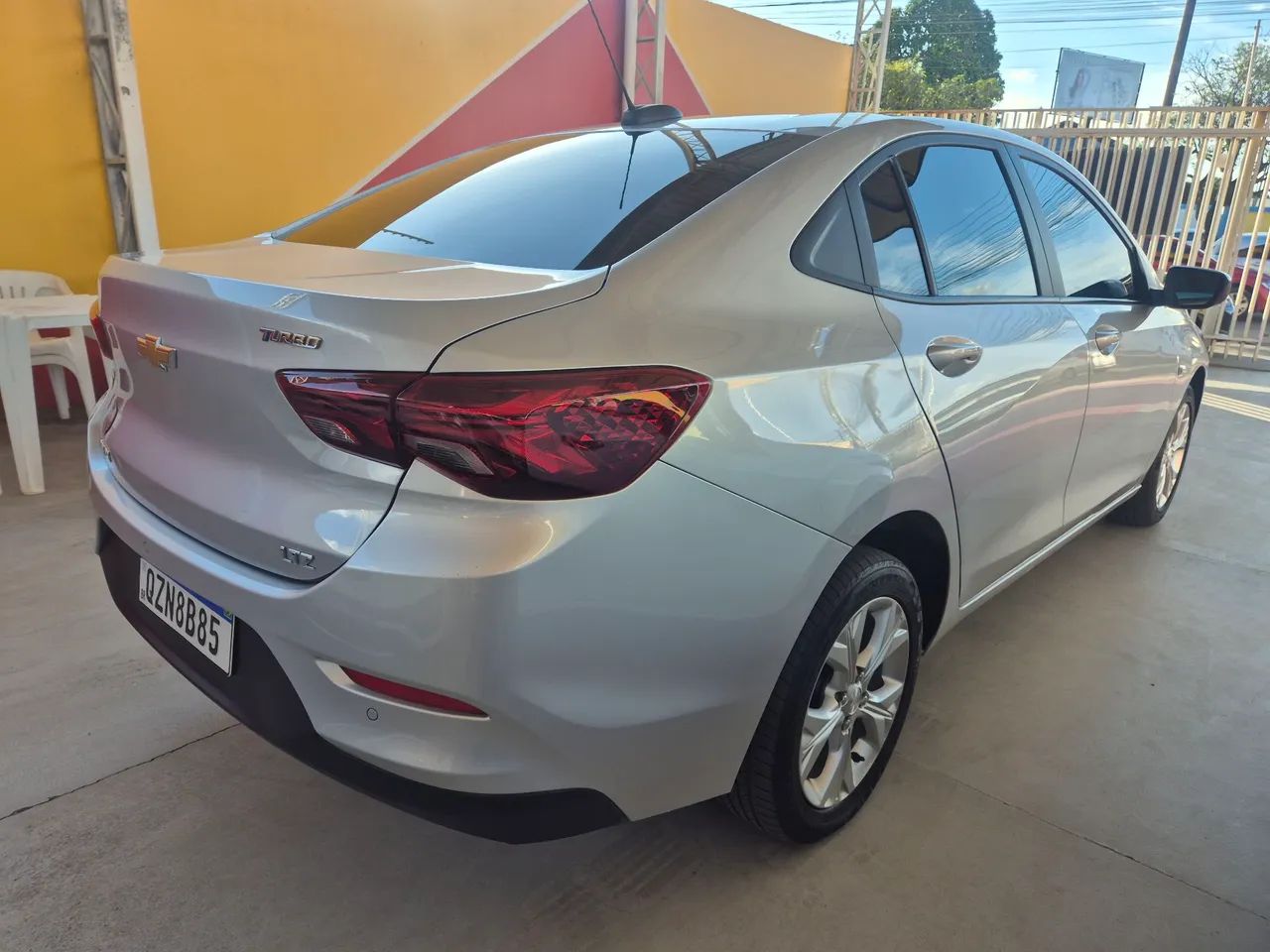 Chevrolet Onix Plus LTZ 1.0 12V TB Flex Mec. 4P 2023 - Foto 2