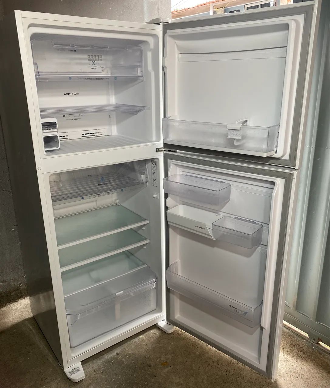 Geladeira Electrolux - Frost Free - Funcionando Perfeitamente  - Foto 2