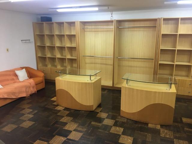 Móveis de marcenaria para loja de confecções em marfim - Foto 2