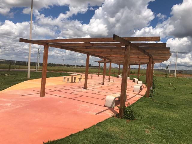 Construa a casa dos seus sonhos! Lotes a prestação em cond. Fechado, c/área de lazer - Foto 11