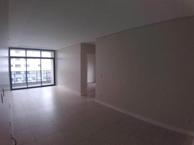 Apartamento 2 Suítes 97 M².Sacada com Churrasqueira, Lavabo, 1 Vaga no Centro - Foto 3