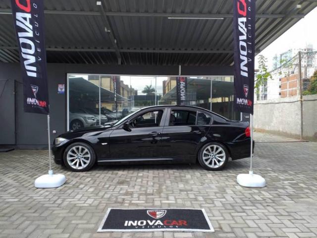 BMW 320i - Foto 8