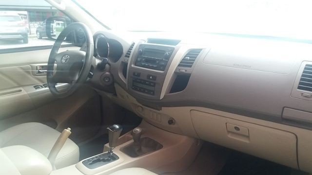 Toyota hiluzz sw4 srv 3.0 diesel 4*4 unico dono - Foto 2