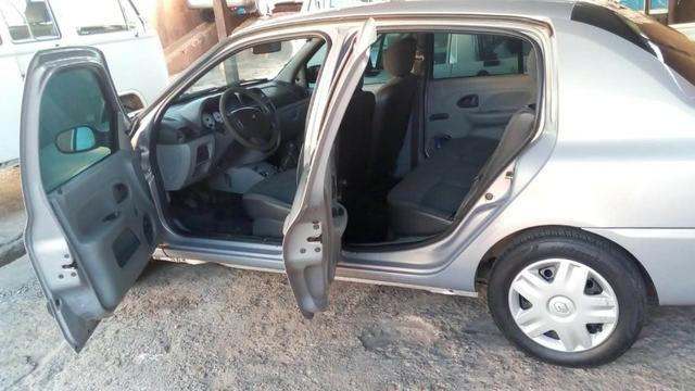Vendo Clio sedan - Foto 4