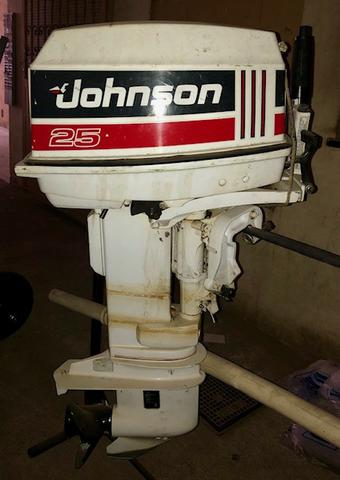 Motor de popa Johnson 25 HP Perfeito estado de funcionamento - Barco