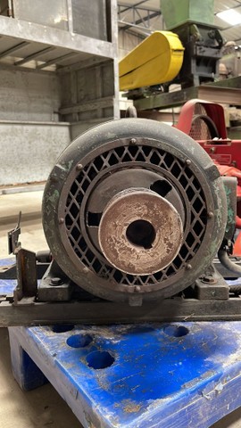 Motor elétrico 10 CV 1150 RPM marca Brown - Foto 5