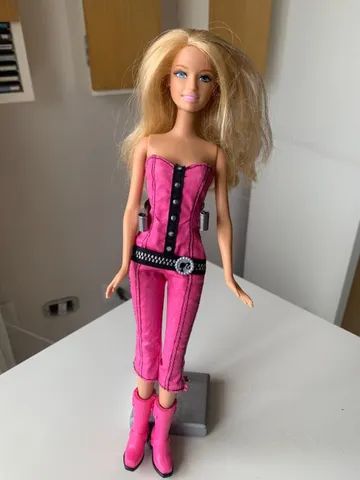 Barbie simples - Macacão e Botas - Hobbies e coleções - Centro, Curitiba  1208908463