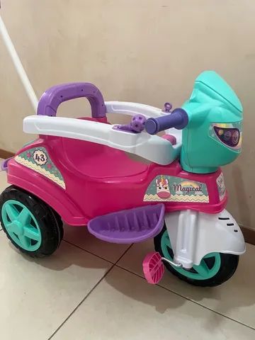 Carrinho Triciclo com empurrador Baby City Rosa Maral