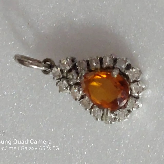 Pingente ouro e pedras de brilhantes e pedra de topázio   - Foto 2