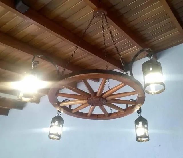 Luminária roda de carroça pendente 