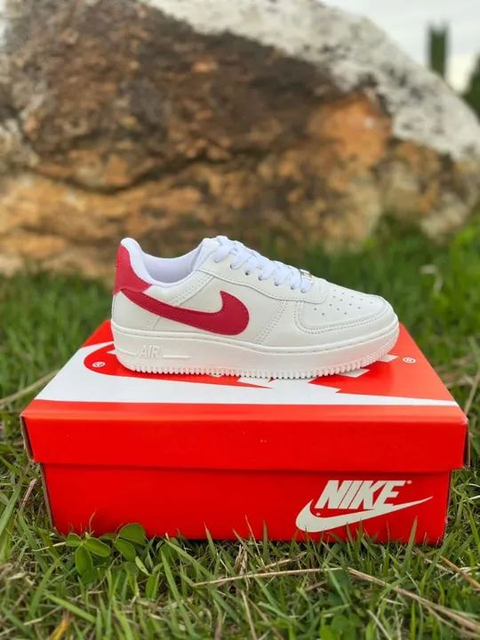 Tenis Nike feminino Air force 1 listra vermelha dourada branca blackfriday Calcados Caminho das Arvores Salvador 1350746466 OLX