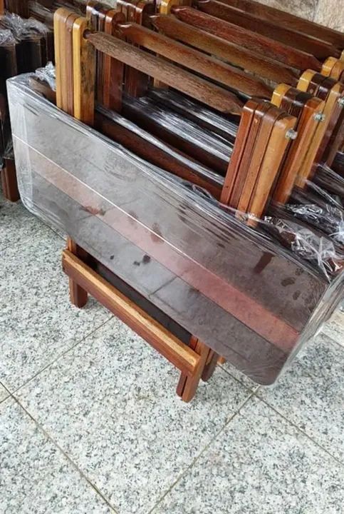 "Mesa de Madeira 70x90 com Conjunto de Cadeiras - Design Elegante!" - Foto 3