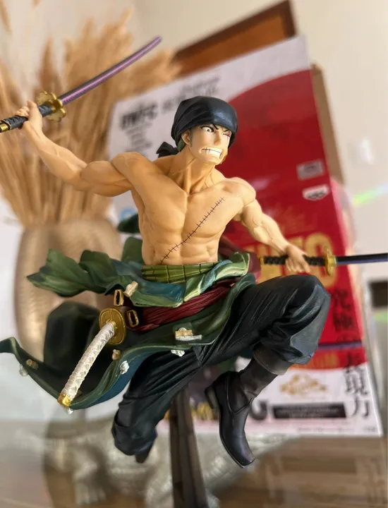 Boneco de ação Roronoa Zoro - One Piece - 20cm