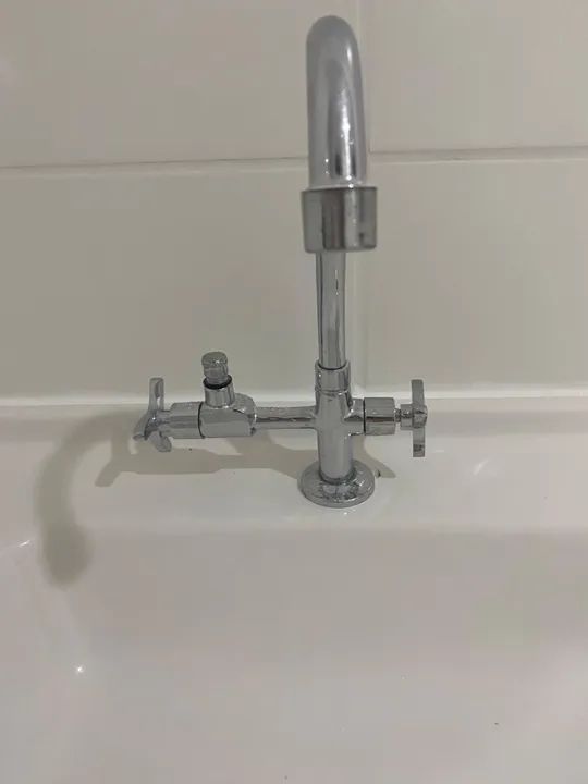 Torneira pia cozinha com saída para filtro