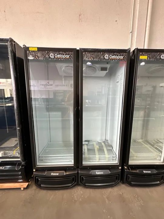 Cervejeira 2 portas 950 litros Gelopar 