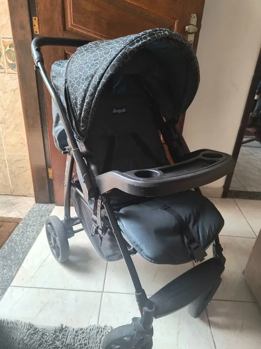Carrinho de bebê, cadeira de alimentação, portão de segurança, cadeirinha de veículo.
