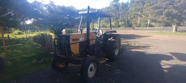 Trator Valtra 785 simples